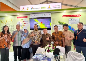 Sejumlah pejabat di Pemerintah Provinsi Sumatera Utara dan Kota Medan mengunjungi stan Pertamina Hulu Rokan (PHR) Zona 1 bersama SKK Migas pada ajang Pekan Inovasi dan Investasi (PIIS) Sumut 2026. Dalam kesempatan itu, Pj Sekda Pemprov Sumut, Sulaiman Harahap memberikan apresiasi terhadap PHR Zona 1 atas keikutsertaannya pada event tahunan. (Foto : ist)