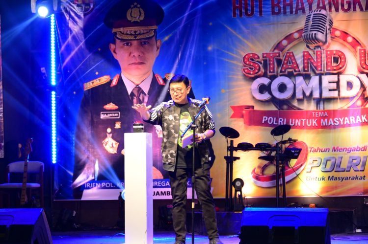 Polda Jambi Gelar Lomba Stand Up Comedy Meriahkan Hari Bhayangkara ke-80. (Foto : ist)