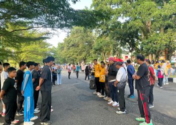 Wakili Jambi ke Minangkabau Cup, Bupati M. Syukur Lepas Kontingen Basket Merangin. (Foto : ist)