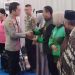 Kapolda Jambi menyerahkan secara simbolis bantuan ke masyarakat. (Foto : Rolan - sinarjambi.com)