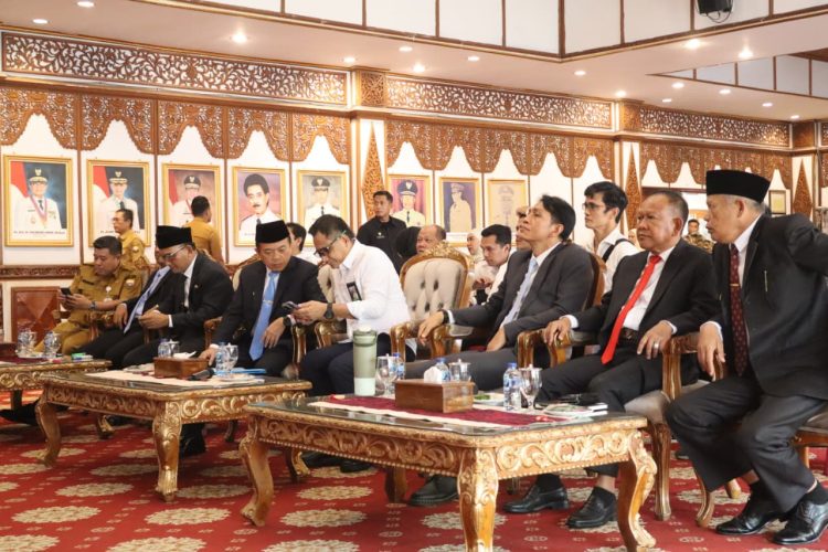 Gubernur Al Haris: Program IJD Bukti Komitmen Membangun Infrastruktur Guna Tingkatkan Konektivitas Antar Wilayah. (Foto : ist)
