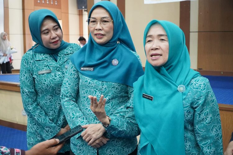 Sosialisasikan Gerakan Jambi Bersholawat di Sungai Penuh, Hj. Hesti Haris Tegaskan Sholawat Jadi Amal Nyata. (Foto : ist)