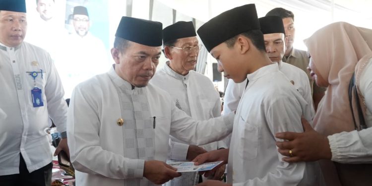 Gelar 10 Muharram 1448 H/2026 M, Pemprov Jambi Beri Santunan kepada 2000 Anak Yatim dan Difabel. (Foto : ist)