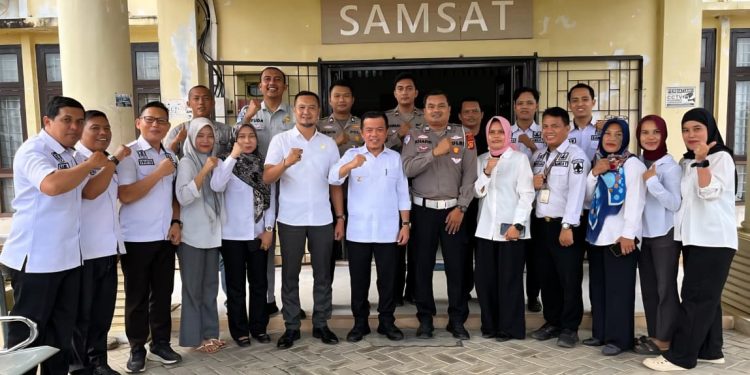 Al Haris Tinjau SAMSAT Tebo: Tekankan Pelayanan Nyaman, Inovasi Pajak, dan Integritas Petugas. (Foto : ist)