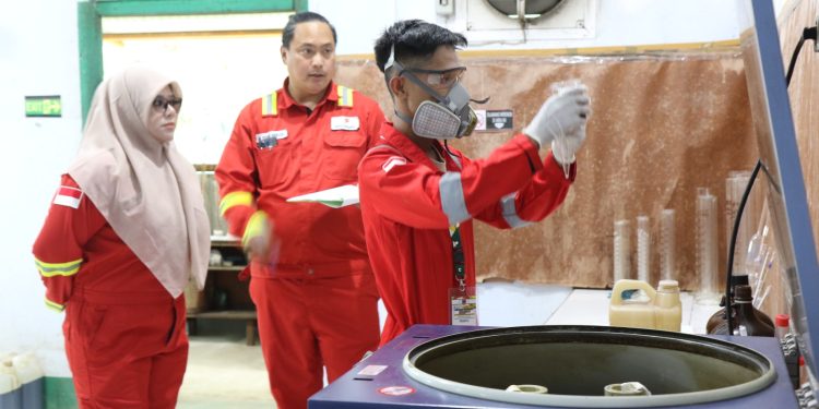Lifting Olympic menjadi wujud komitmen dalam mengembangkan sumber daya manusia yang unggul, kompeten, dan berorientasi pada keselamatan kerja. (Foto : ist)