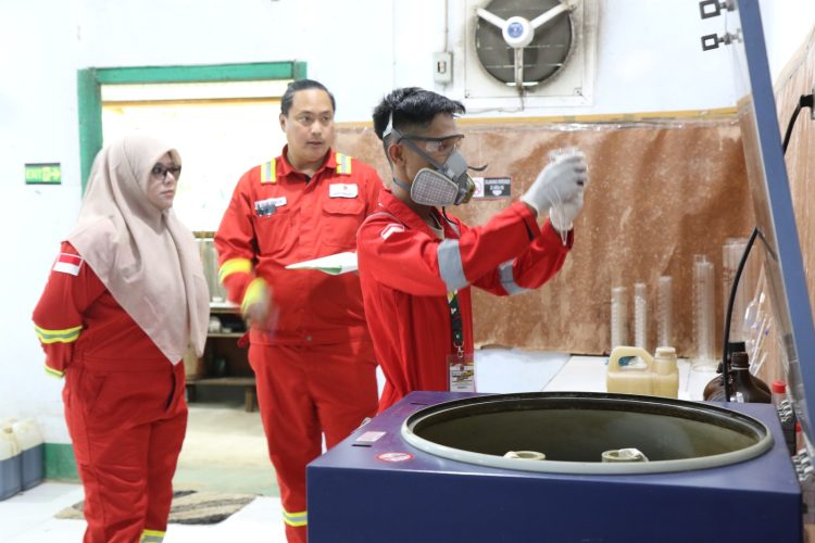 Lifting Olympic menjadi wujud komitmen dalam mengembangkan sumber daya manusia yang unggul, kompeten, dan berorientasi pada keselamatan kerja. (Foto : ist)