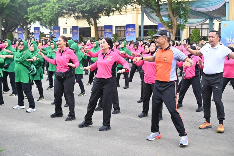Polda Jambi Gelar Olahraga Bersama TNI - Polri dan Masyarakat, Perkuat Sinegritas Menuju Hari Bhayangkara Ke-80. (Foto : ist)