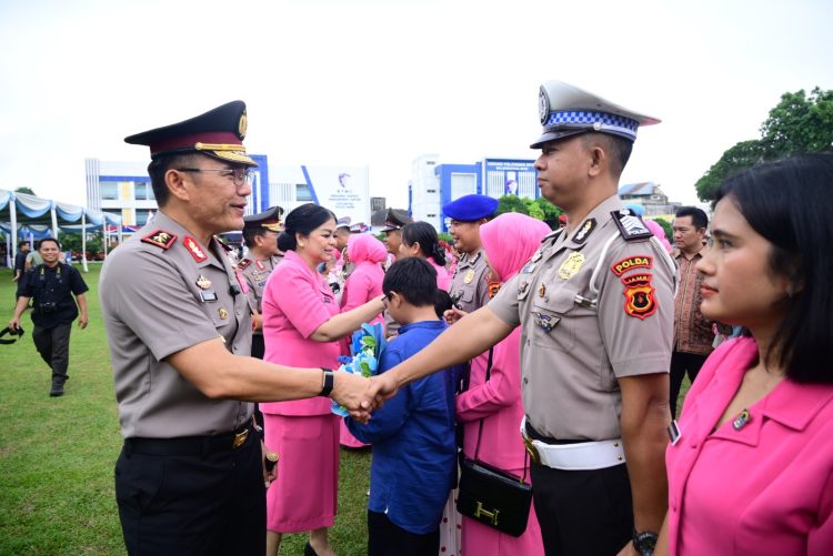 Personel Polda Jambi Naik Pangkat, Kapolda: Pangkat Baru Adalah Amanah untuk Meningkatkan Pengabdian kepada Masyarakat. (Foto : ist)