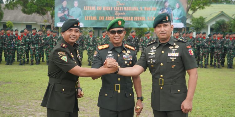 Tongkat Komando Yonif 142/Ksatria Jaya Berganti. (Foto : ist)