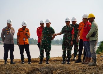 Plh Dansatgas Tinjau Water Intake dan Posko Mitigasi Karhutla PT WKS, Perkuat Sinergi Cegah Karhutla di Jambi. (Foto : ist)