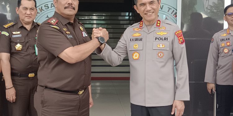 Silaturahmi ke Kejati, Kapolda Jambi Perkuat Sinergitas Penegakan Hukum untuk Masyarakat. (Foto : ist)