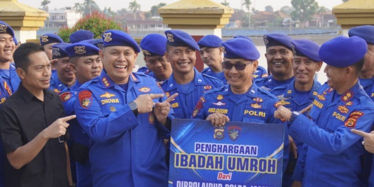 Dedikasi Tanpa Batas, Aipda Abdul Qodir Diganjar Hadiah Umrah atas Pengabdian kepada Masyarakat. (Foto : ist)