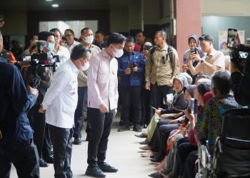 Dampingi Wapres Gibran, Gubernur Al Haris Perjuangkan MRI Baru dan Tambahan Dokter Spesialis untuk RSUD Raden Mattaher. (Foto : ist)
