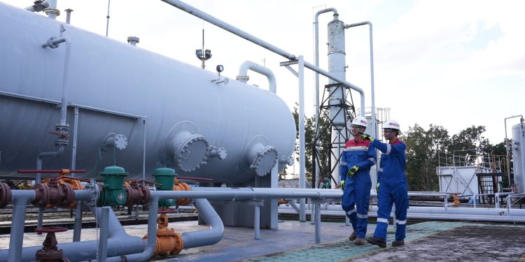 Keberhasilan monetisasi gas Lapangan Sengeti menjadi tonggak kebangkitan penjualan gas Pertamina EP di Jambi setelah hampir satu dekade sekaligus membuka jalan pengembangan potensi stranded gas untuk mendukung ketahanan energi nasional. (Foto : ist)