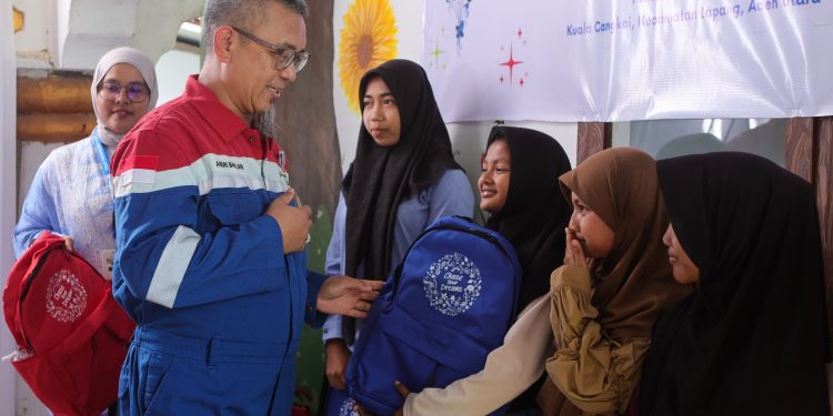 Latih Kesiapsiagaan, PHE NSO Edukasi Anak Desa Kuala Cangkoi Tanggap Bencana. (Foto : ist)