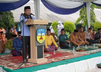 Gubernur Al Haris Apresiasi Penyerahan Murid Baru Secara Adat Melayu Jambi di SMA Negeri 1 Muaro Jambi. (Foto : ist)