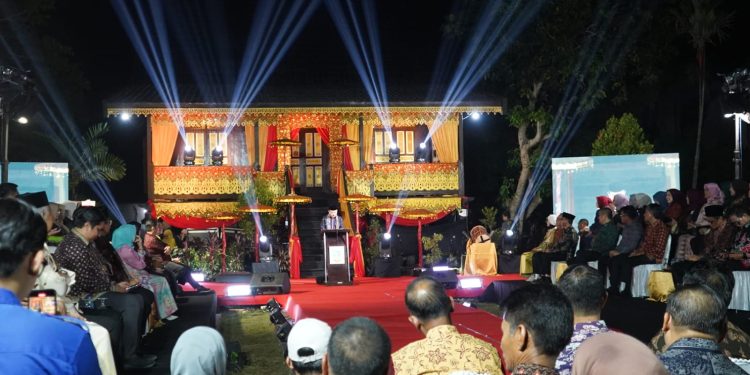 Gubernur Al Haris Buka Jambi Elok Nian Kota Jambi 2026: Bahagia Berbudaya di Serambi Tanah Pilih Pusako Betuah. (Foto : ist)