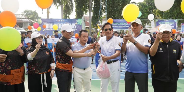 Gubernur Al Haris Buka Turnamen Tenis Antar Alumni Perguruan Tinggi ke-16 se-Indonesia di UNJA. (Foto : ist)