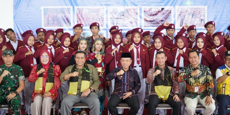 Buka MPLS SRT 1 Tanjabtim, Pesan Gubernur Al Haris: Tekun Belajar dan Terima Kasih ke Pemerintah Pusat. (Foto : ist)