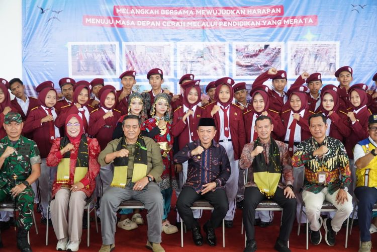 Buka MPLS SRT 1 Tanjabtim, Pesan Gubernur Al Haris: Tekun Belajar dan Terima Kasih ke Pemerintah Pusat. (Foto : ist)