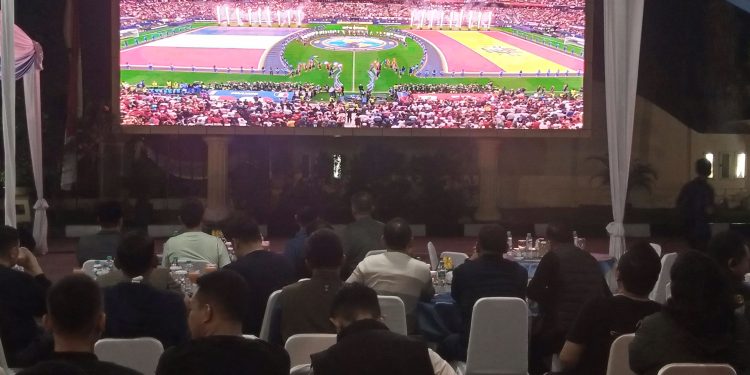 Suasana nobar semifinal piala dunia 2026 di Polda Jambi. (Foto : Rolan - sinarjambi.com)