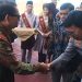 Wakapolda Jambi Brigjen Pol Benny Ali menyambut kedatangan Menteri Fadly Zon di bandara Sultan Thaha Syaifuddin Jambi. (Foto : Rolan - sinarjambi.com)