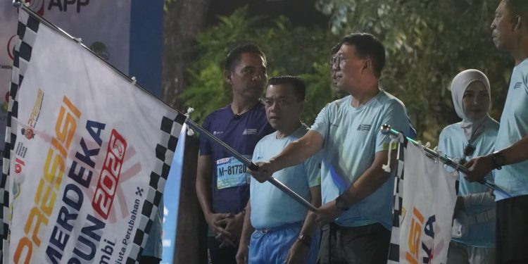 Ribuan Pelari Padati Telanaipura, Gubernur Al Haris, Kapolda Jambi, Bupati/Wali Kota Lepas Flag Off Presisi Merdeka Run 2026. (Foto : ist)