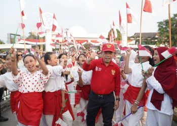 Gubernur Al Haris Gelar 'Gebyar Mahardika Untukmu Negeriku' Pasang 10.000 Bendera Merah Putih di Jembatan Gentala Arasy dan Tempat lainnya. (Foto : ist)