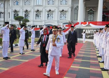 Gubernur Al Haris dan Forkopimda Hadiri Upacara Penurunan Bendera dengan Khidmat, Sampaikan Ucapan Terima Kasih. (Foto : ist)