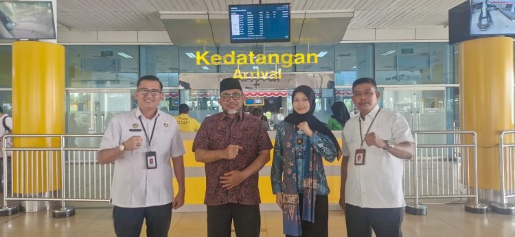 Sekda Sudirman Sambut Purna Paskibraka Nasional: Jadi Kebanggaan, Nindya Eltsani Bawa Nama Jambi ke Tingkat Nasional. (Foto : ist)