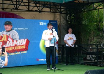 Sekda Sudirman Buka Open Tournament Padel Merdeka Cup Gubernur Jambi 2026. (Foto : ist)