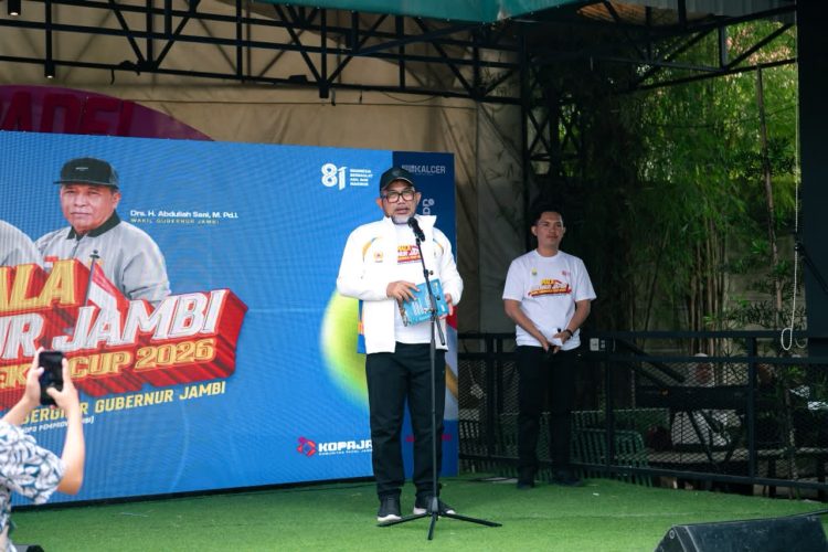Sekda Sudirman Buka Open Tournament Padel Merdeka Cup Gubernur Jambi 2026. (Foto : ist)
