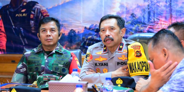 Wakapolda Jambi bersama Satgas Karhutla Cek Hotspot Karhutla, Evaluasi Penanganan dan Perkuat Sinergi di Lapangan. (Foto : ist)