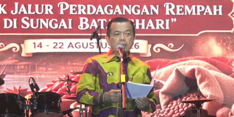Tutup Festival Batanghari, Gubernur Al Haris Minta Semangat Proklamasi Membangun Negeri. (Foto : ist)