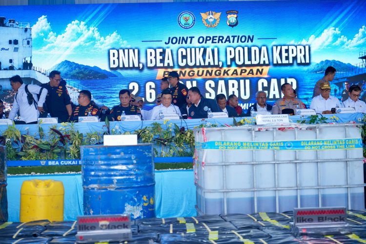 Operasi Gabungan Ungkap 2,6 ton cairan mengandung metamfetamin di kapal MV ocean porter berbendera Tanzania. (Foto : ist)