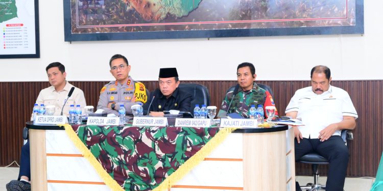 Kapolda Jambi Ikuti Zoom Meeting Presiden RI Bahas Kesiapsiagaan Karhutla. (Foto : ist)