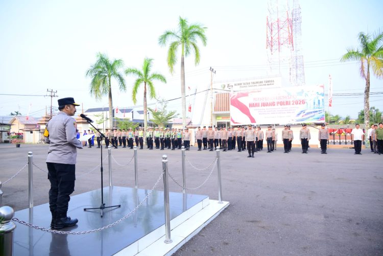 Wakapolda Jambi Pimpin Apel di Polres Tanjab Barat, Evaluasi Penanganan Karhutla dan Perkuat Sinergi. (Foto : ist)