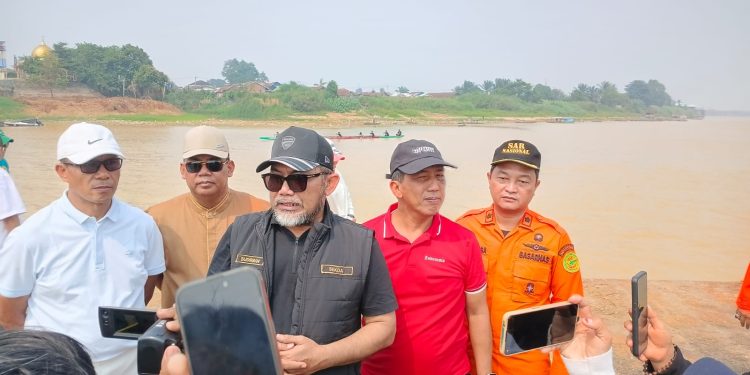 Sekda Sudirman Buka Lomba Pacu Perahu Tradisional Provinsi Jambi 2026. (Foto : ist)