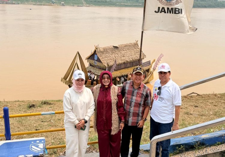Wabup A Khafid Hadiri Pembukaan Lomba Perahu Tradisional, Merangin Usung Rumah Tuo Tabir. (Foto : ist)