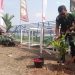 Danrem Gapu dan Wakapolda Jambi menanam pohon di kawasan RTH Puteri Pinang Masak, Pasar, Kota Jambi. (Foto : Rolan - sinarjambi.com)