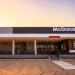 Merespons potensi pertumbuhan ekonomi Kota Batam, McDonald’s Indonesia membuka restoran baru di Kawasan Botania Garden pada Sabtu (15/08). Peresmian restoran kelima di Kota Batam ini dihadiri oleh perangkat daerah dan tokoh masyarakat setempat yakni Kolonel Arh Yang Eka Putra S. Sos, Komandan Kodim 0316/Batam; Tengku Akbar, Lurah Belian Batam Kota; Daniel Fan, Direktur Eksekutif Fanindo Group sekaligus perwakilan Botania Garden; Eric Er selaku Director of Operations; Training, Learning, and Development; Brand Extensions; Business Development; and Restaurant Solution Group of PT Rekso Nasional Food; Riki Purnama, Associate Director of Operations PT Rekso Nasional Food; dan Erik Marino, Associate Director of Development Group PT Rekso Nasional Food. (Foto : ist)