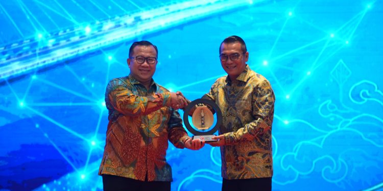 OJK perkuat pembiayaan UMKM
melalui pemanfaatan inovasi teknologi sektor keuangan. (Foto : ist)