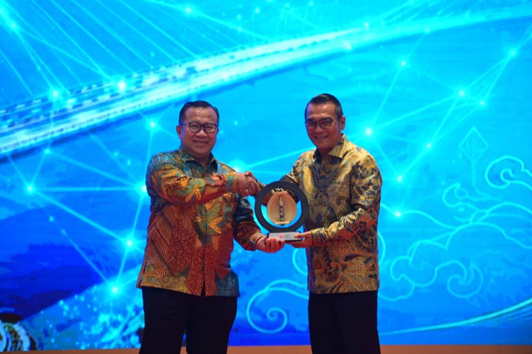 OJK perkuat pembiayaan UMKM
melalui pemanfaatan inovasi teknologi sektor keuangan. (Foto : ist)