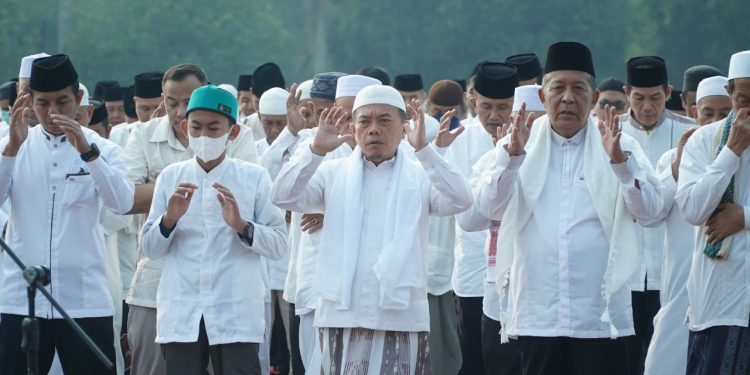 Kemarau Lima Bulan, Pemprov Jambi Gelar Salat Istisqa, Gubernur Al Haris: Kita Bermunajat kepada Allah. (Foto : ist)