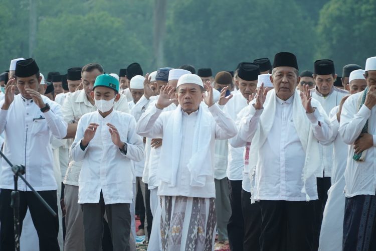 Kemarau Lima Bulan, Pemprov Jambi Gelar Salat Istisqa, Gubernur Al Haris: Kita Bermunajat kepada Allah. (Foto : ist)