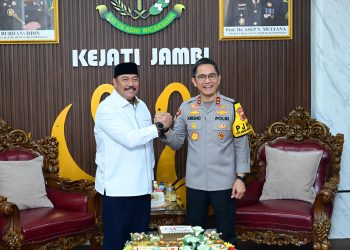 Kapolda Jambi Hadir Langsung ke Kejati, Sampaikan Ucapan Selamat Hari Lahir Kejaksaan RI. (Foto : ist)