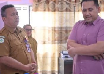 Senyum di PPKB, Murka di Perikanan, Bupati M. Syukur Tangkap Basah ASN Bolos Massal. (Foto : ist)