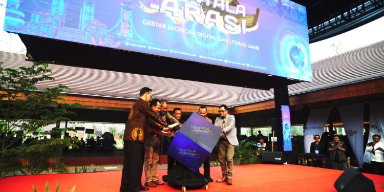 Opening Ceremony GENTALA ARASI FEST 2026 : Jembatani Warisan Peradaban dan Transformasi Digital untuk Mendorong Pertumbuhan Ekonomi Jambi Dalam rangka mendorong pengembangan inovasi, kesadaran, dan literasi masyarakat Jambi mengenai ekonomi dan keuangan digital. (Foto : ist)