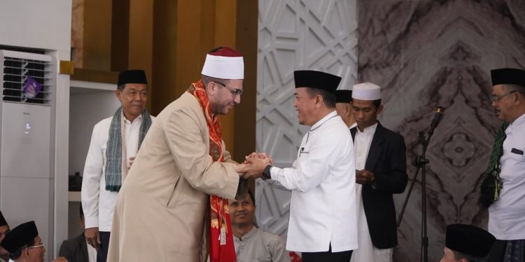 Gubernur Al Haris: Kekuasaan Milik Allah, Perbanyak Shalawat. (Foto : ist)