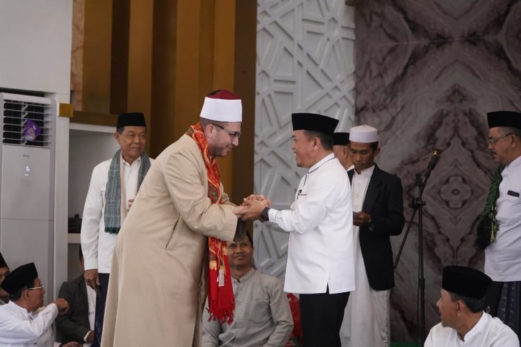 Gubernur Al Haris: Kekuasaan Milik Allah, Perbanyak Shalawat. (Foto : ist)